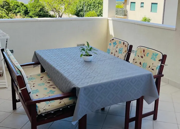 Tajnikov Apartment Hvar Town